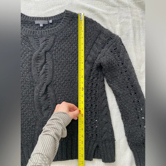 VINCE  Wool Cable Knit Gray Crewneck Sweater Size Small - Picture 10 of 12
